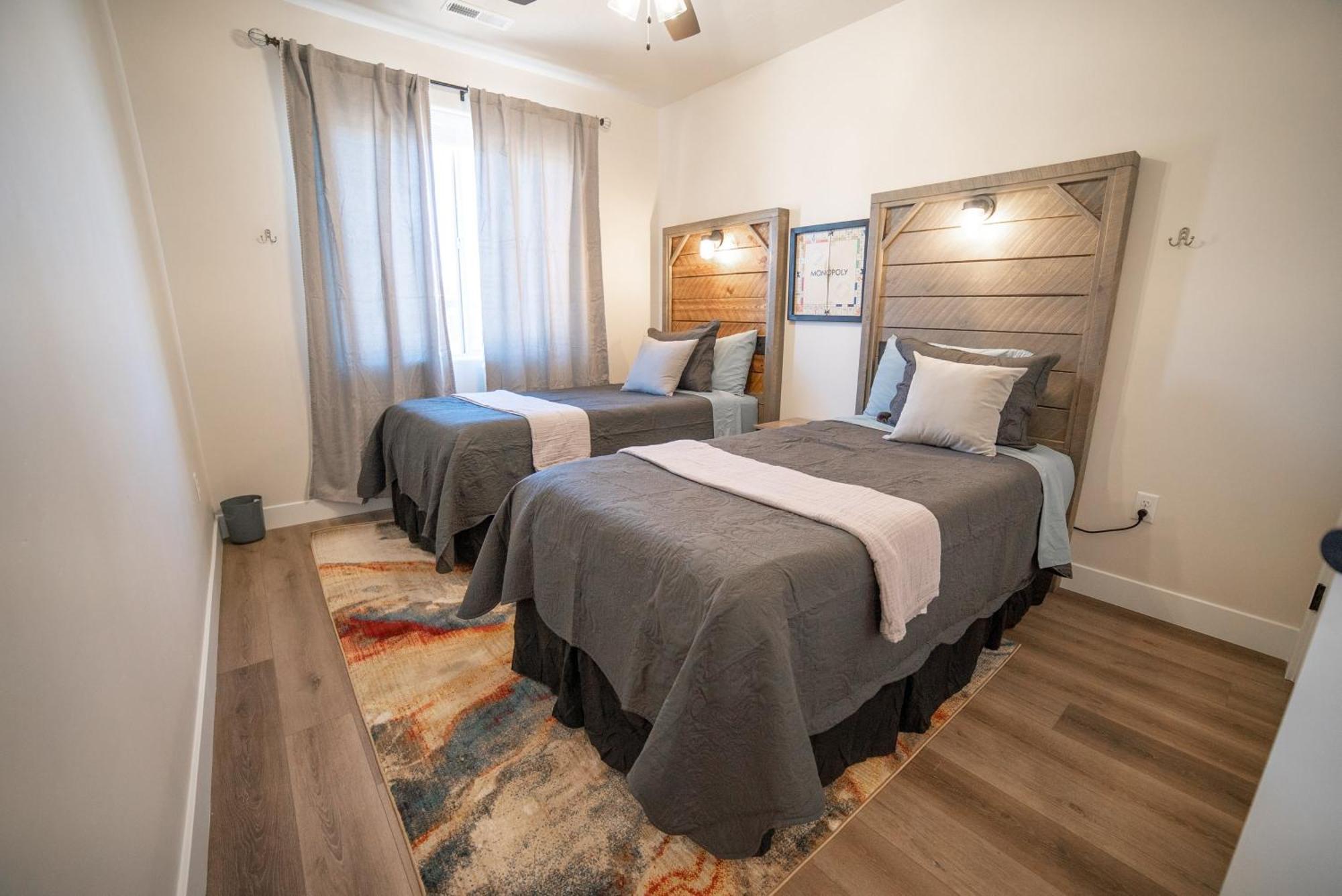Hollywood Hangout - New West Properties Kanab Exterior photo