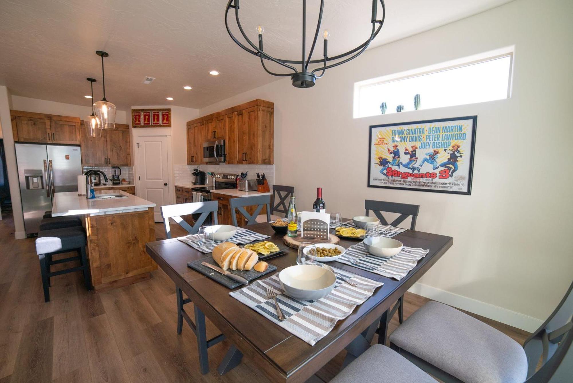 Hollywood Hangout - New West Properties Kanab Exterior photo