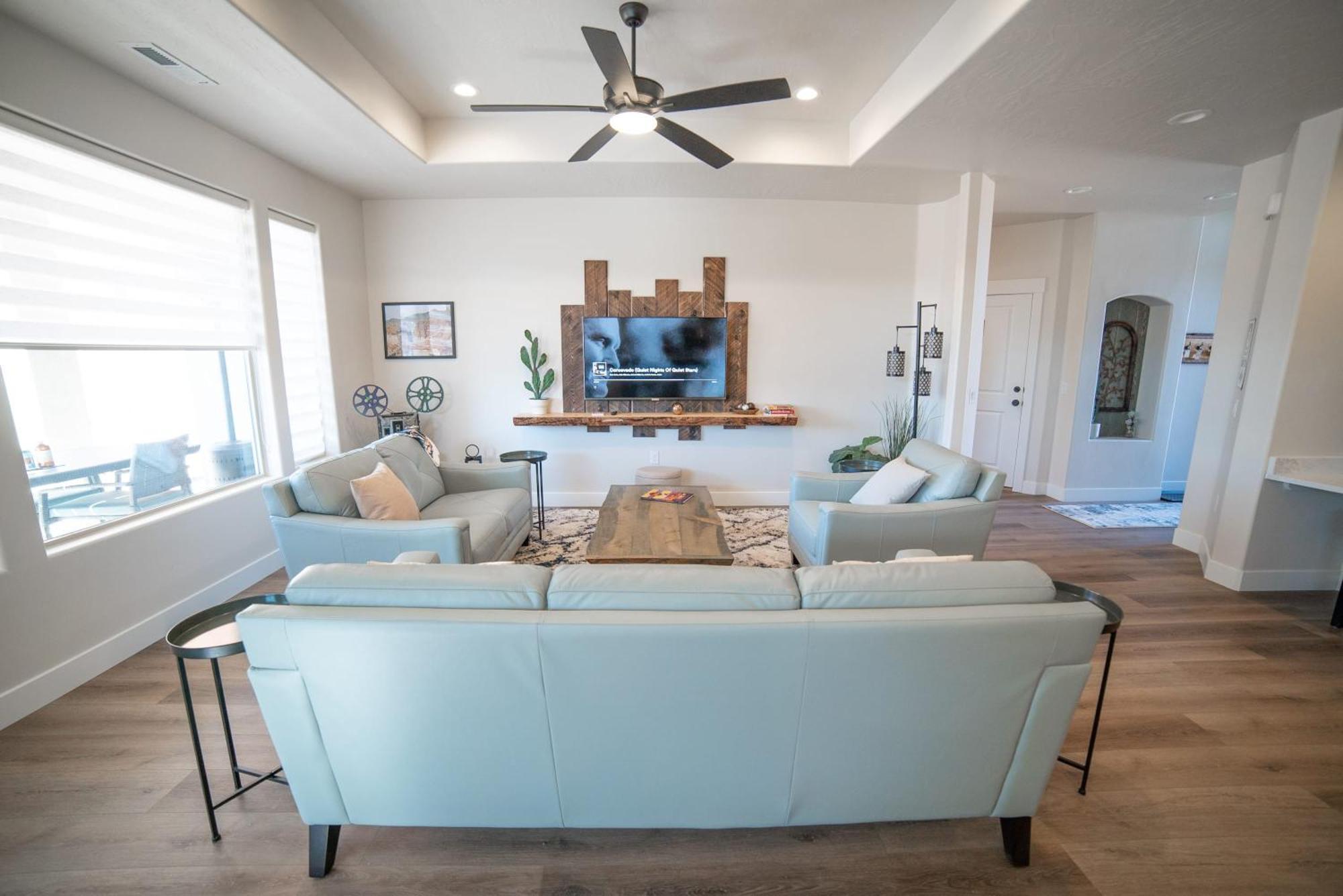 Hollywood Hangout - New West Properties Kanab Exterior photo