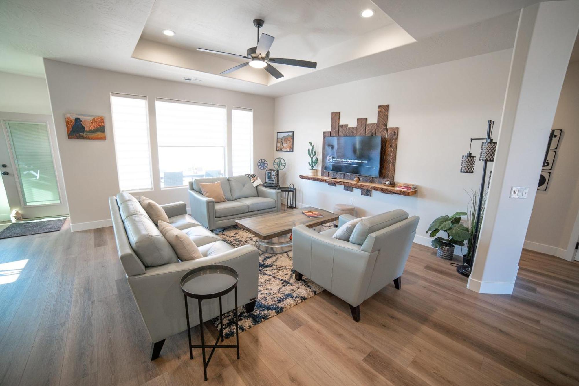 Hollywood Hangout - New West Properties Kanab Exterior photo